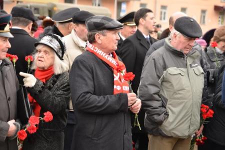 Рязанские коммунисты возложили цветы к Вечному огню