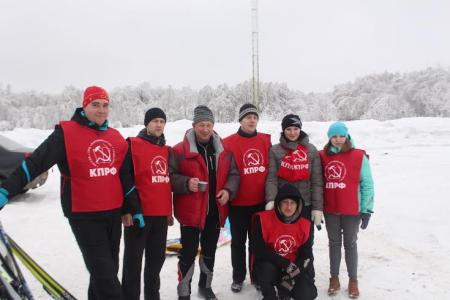 В Саратове прошла традиционная лыжня КПРФ