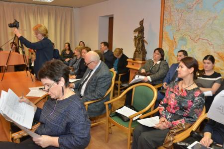 Коммунисты в Госдуме провели круглый стол по проблемам использования противогололедных материалов