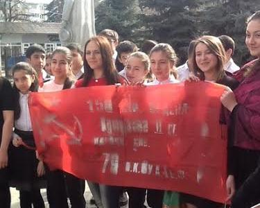 Комсомольцы Кабардино-Балкарии и ребята из Ставропольского краевого патриотического движения «Знамя Победы» провели в школах Нальчика патриотическую акцию