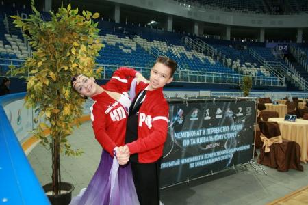 Юная танцевальная пара спортклуба КПРФ достойно выступила на Чемпионате России