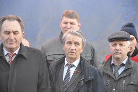 Коммунисты отправили юбилейный 30-й гуманитарный конвой в Новороссию