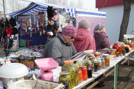 Саратовские коммунисты проводят марафон пикетов против обнищания населения и за отставку губернатора Радаева