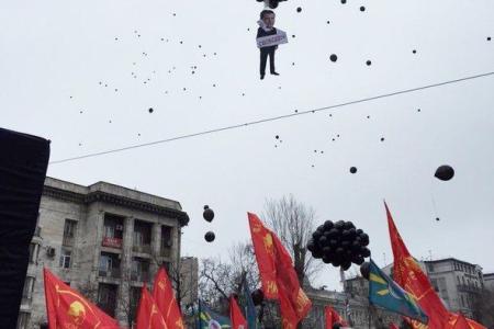 РИА-Новости: Коммунисты высказались против либерального курса правительства РФ