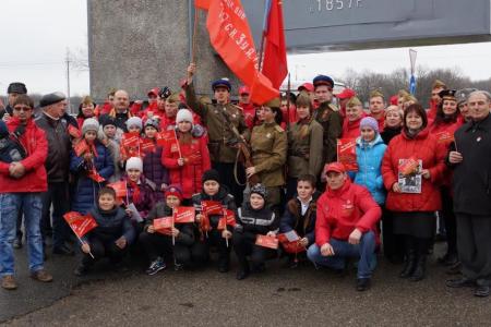 Краснодарский край. 24 марта коммунисты, комсомольцы, пионеры и беспартийные патриоты Белореченского района встречали международный автопробег «Наша Великая Победа»