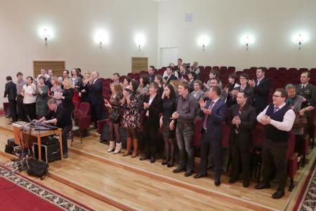 Партии нужны молодые, грамотные, зубастые политические бойцы. Г.А. Зюганов напутствовал выпускников Центра политической учёбы