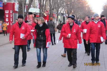 Саратовские активисты КПРФ и ЛКСМ провели ряд одиночных протестных мероприятий