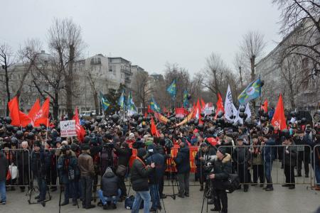 Lifenews: На многотысячном митинге в Москве коммунисты потребовали отставки правительства