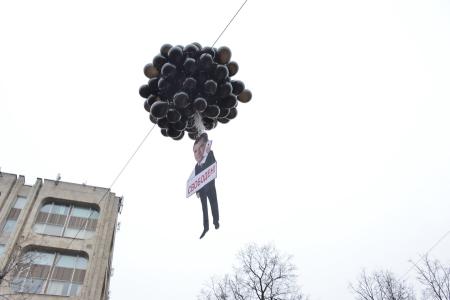 Lifenews: На многотысячном митинге в Москве коммунисты потребовали отставки правительства