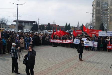 В Северной Осетии прошел многочисленный митинг в поддержку развития промышленности, сельского хозяйства и в поддержку жителей Новороссии