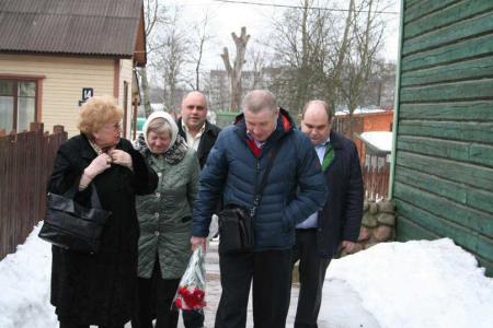 Ленинградская область. Перед коммунистами Выборга выступила советник Председателя ЦК КПРФ Л.Н. Швец
