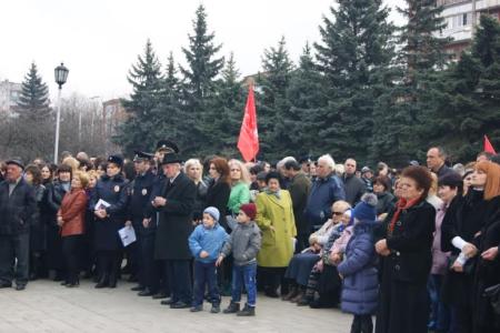 В Северной Осетии прошел многочисленный митинг в поддержку развития промышленности, сельского хозяйства и в поддержку жителей Новороссии