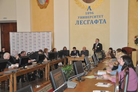 Санкт-Петербург: Коммунисты рассказали научной общественности города о роли партии и комсомола в годы Великой Отечественной войны