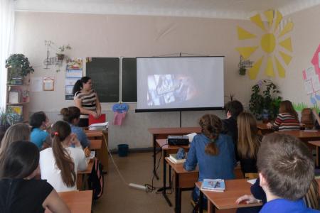 Самарская область. Комсомольцы проводят патриотические уроки для старшеклассников в рамках проекта «Знамя нашей Победы»