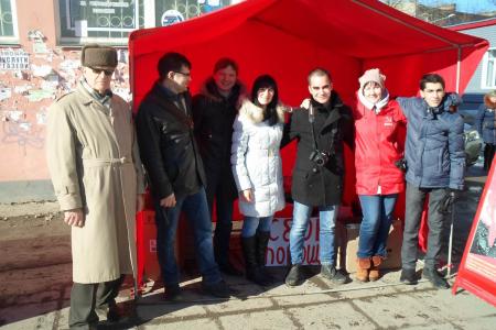 Пермский край. Комсомольцы организовали очередной пикет по сбору помощи для жителей и ополчения Донбасса