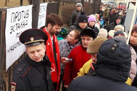 Москва. В.Р. Родин провел встречу с жителями Южного Бутова, которые борются против строительства автомагистрали