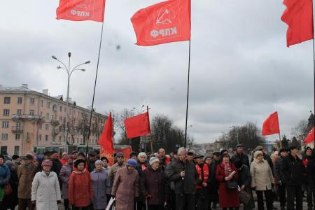 Псковское областное отделение КПРФ провело митинги «Пустых карманов»