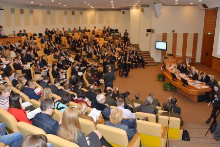 Донские казаки передали В.И. Кашину сто тысяч подписей против строительства под Новохоперском Воронежской области медно-никелевого горно-обогатительного комбината