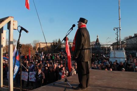 Псковские коммунисты приняли участие в митинге в честь годовщины присоединения Крыма 