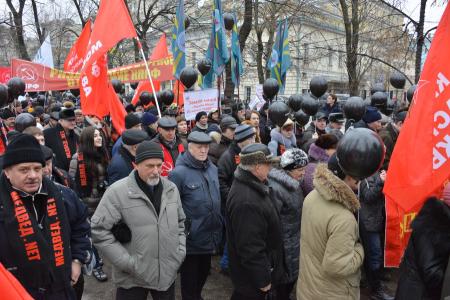 Lifenews: На многотысячном митинге в Москве коммунисты потребовали отставки правительства