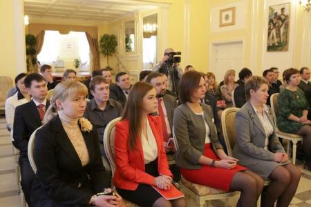 Партии нужны молодые, грамотные, зубастые политические бойцы. Г.А. Зюганов напутствовал выпускников Центра политической учёбы