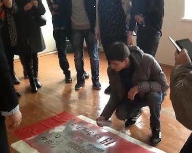 Комсомольцы Кабардино-Балкарии и ребята из Ставропольского краевого патриотического движения «Знамя Победы» провели в школах Нальчика патриотическую акцию