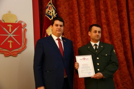 Тула. Зампредседателя областной думы, секретарь обкома КПРФ Алексей Лебедев принял участие в торжественном собрании, посвященном 12-летию образования органов госнаркоконтроля