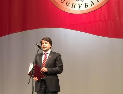 Депутат-коммунист А.А. Ющенко выступили на I Республиканском съезде ОД "Донецкая Республика" и передал его участникам приветствие Г.А. Зюганова