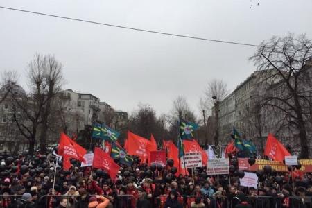 РИА-Новости: Коммунисты высказались против либерального курса правительства РФ