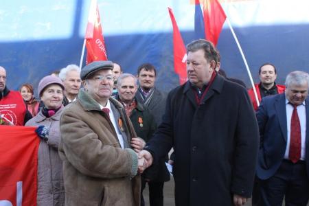 Тридцатый гуманитарный конвой КПРФ отправлен в Новороссию