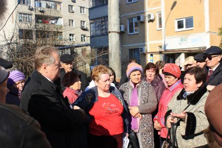 Краснодар. "Народная приемная" депутата С.П.Обухова на Гидрострое провела массовые собрания во дворах