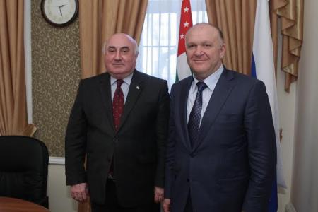 Депутат-коммунист А.Ж. Бифов встретился с послом Республики Абхазия И.М. Ахба