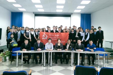Республика Саха (Якутия). Комсомольцы провели открытые уроки истории в рамках проекта «Знамя нашей Победы»