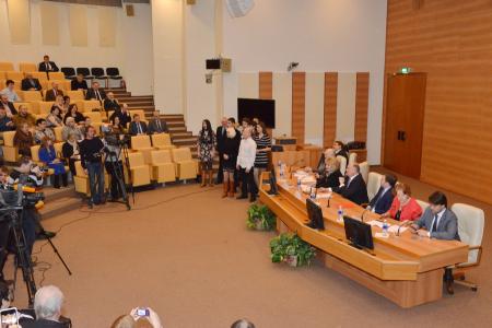  Г.А. Зюганов принял участие во встрече с деятелями культуры ДНР и ЛНР 