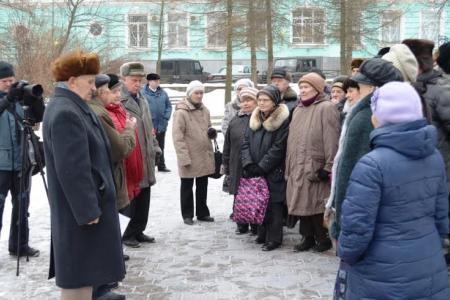 Первый секретарь Тульского обкома партии Олег Лебедев и ветераны-коммунисты рассказали федеральным СМИ о своей инициативе по восстановлению памятника И.В. Сталина