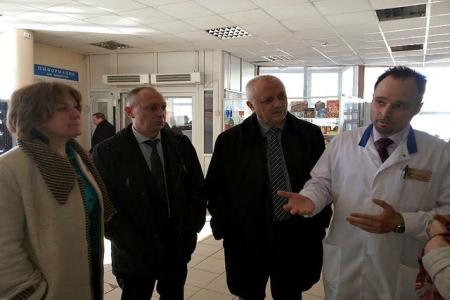 Руководитель фракции КПРФ в Законодательном Собрании Вологодской области А. Морозов сравнил организацию труда в первой городской больнице Вологды с системой "выжимания пота"