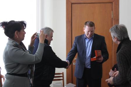 Делегация коммунистов во главе с К.К. Тайсаевым посетила с гуманитарным визитом Донецкую и Луганскую Народные Республики