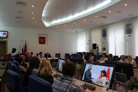 Волгоградская область. Депутаты-коммунисты поздравили вожатых с профессиональным праздником