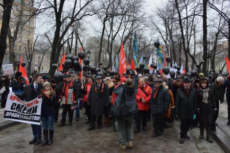 Lifenews: На многотысячном митинге в Москве коммунисты потребовали отставки правительства
