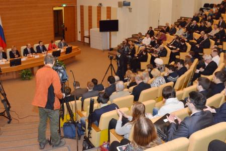  Г.А. Зюганов принял участие во встрече с деятелями культуры ДНР и ЛНР 