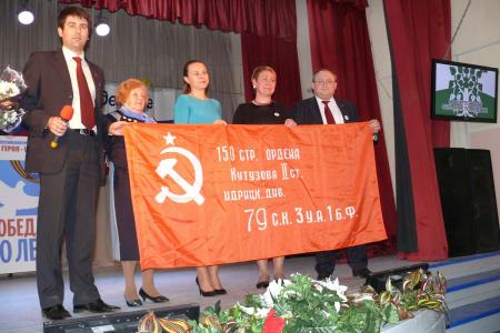 Коммунисты Ленинградской области принимают участие в акции «Имя Героя – школе»
