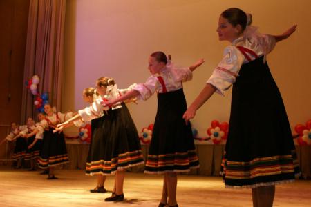 Ивановская область. Комсомольцы в гостях у большой семьи интердомовцев