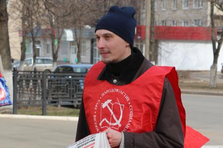 Подольские коммунисты провели серию пикетов по сбору гуманитарной помощи для Новороссии