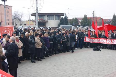 В Северной Осетии прошел многочисленный митинг в поддержку развития промышленности, сельского хозяйства и в поддержку жителей Новороссии