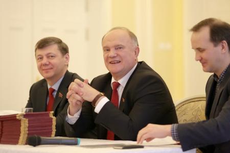 Партии нужны молодые, грамотные, зубастые политические бойцы. Г.А. Зюганов напутствовал выпускников Центра политической учёбы