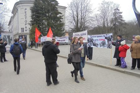 "Капитализм убивает наших детей!". Пикет калининградских коммунистов за отставку антинародного правительства Медведева