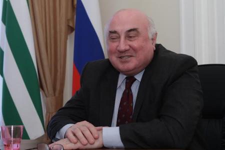 Депутат-коммунист А.Ж. Бифов встретился с послом Республики Абхазия И.М. Ахба
