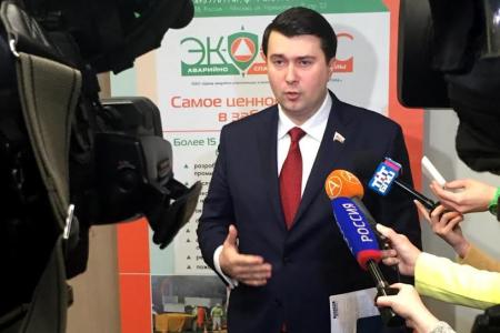 Депутат-коммунист Госдумы Олег Лебедев на экологическом форуме в Мурманске: государству необходимо больше уделить внимания проблеме нефтеразливов