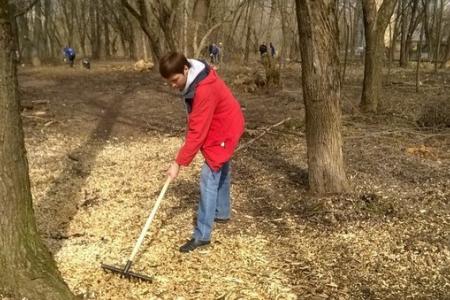 Подольские коммунисты приняли участие в субботнике в историко-мемориальном музее-заповеднике "Подолье" - "Домике Ленина"