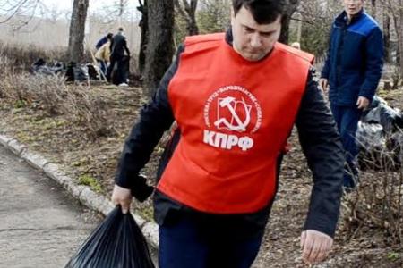 Олег Лебедев: Мы продолжаем проводить субботники и ремонт памятников В.И. Ленину в Тульской области